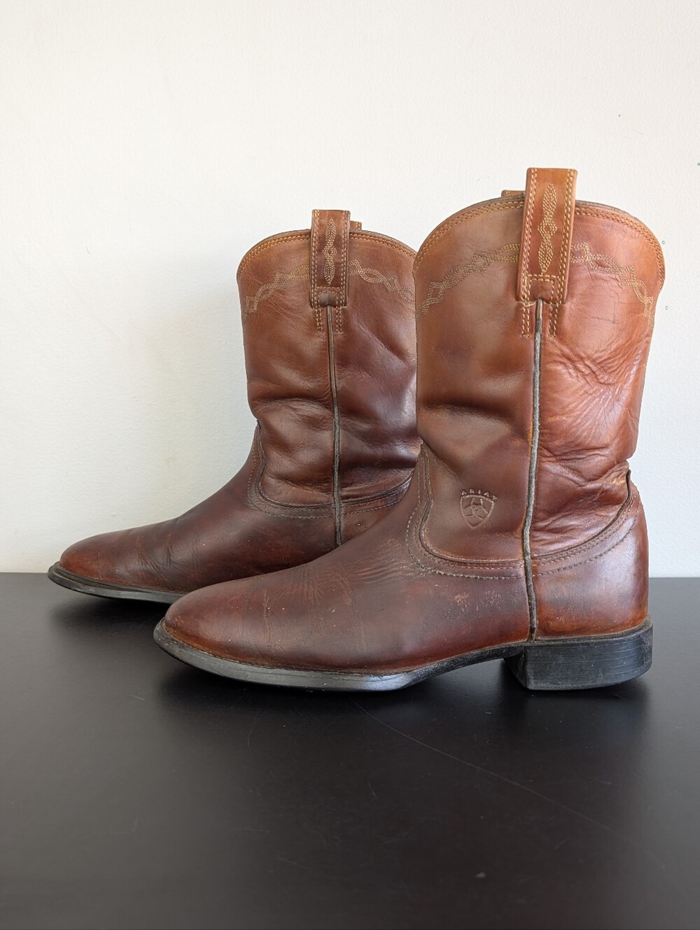 Ariat | Brown Leather Cowboy Boots, Mens Size  9 D (FLAWS) - Picture 3 of 16